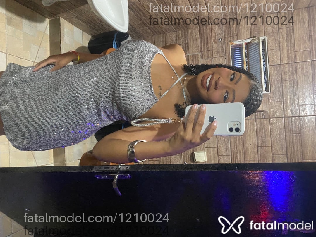 Acompanhante mulher com cabelo castanho de olhos castanhos em Varginha - Melissa Goulart