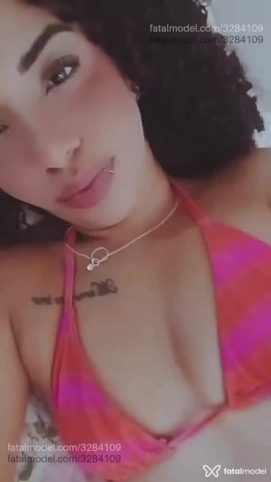Acompanhante mulher morena (o) de olhos castanhos - Adrielle Acompanhante mulher morena (o) de olhos castanhos - Adrielle