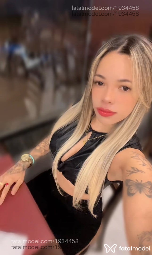 Acompanhante mulher loira (o) de olhos castanhos em Aripuanã - Emilly Caroline