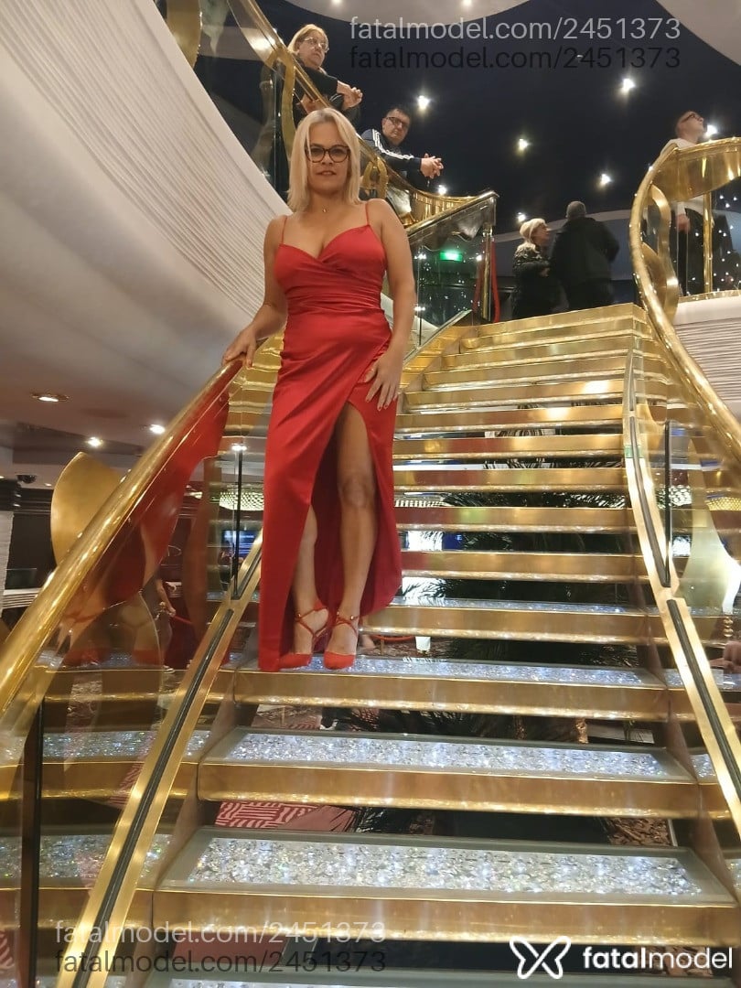 Acompanhante mulher com cabelo grisalho de olhos pretos em São Paulo - Mari