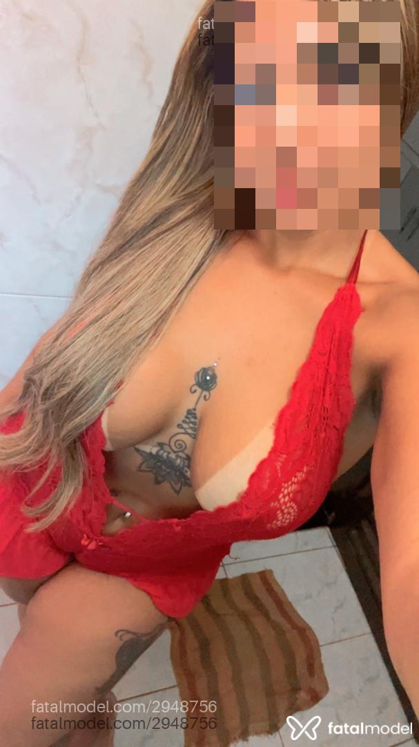 Acompanhante mulher loira (o) de olhos castanhos em Coromandel Acompanhante mulher loira (o) de olhos castanhos em Coromandel - Fernandes Thalita