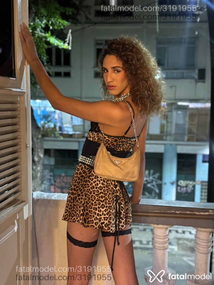 Acompanhante mulher trans loira (o) de olhos castanhos em Santos Acompanhante mulher trans loira (o) de olhos castanhos em Santos - Magiadetrava