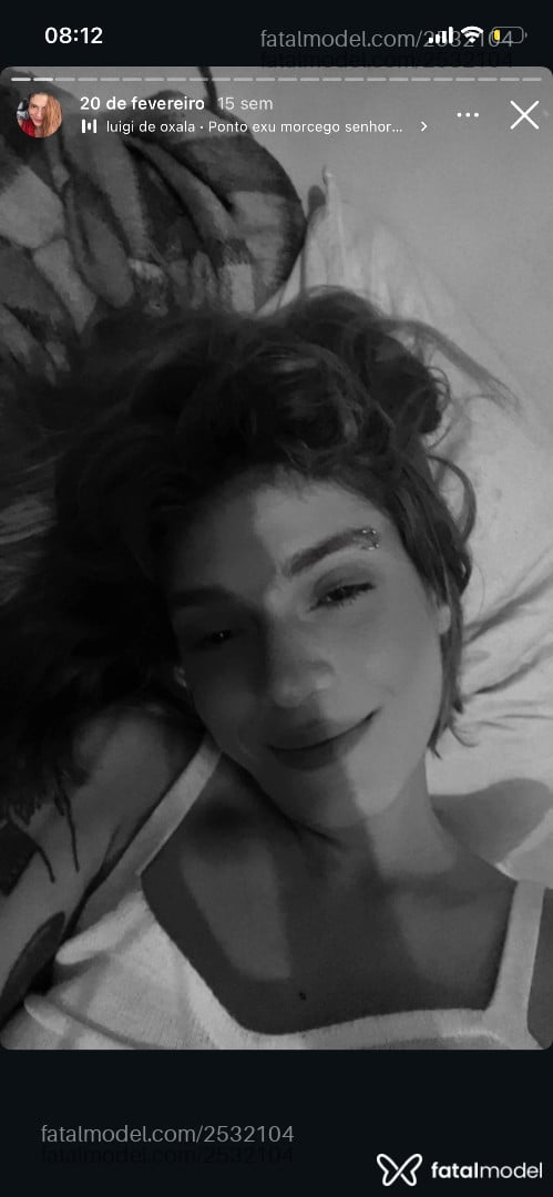 Acompanhante mulher ruiva (o) de olhos castanhos - Okk
