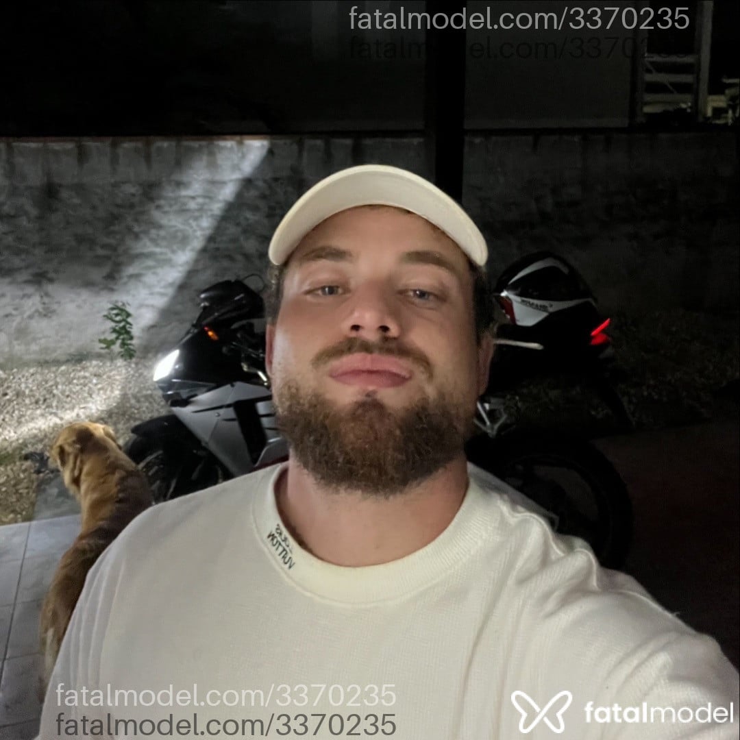 Acompanhante homem loira (o) de olhos azuis em Jaraguá do Sul - Leexx