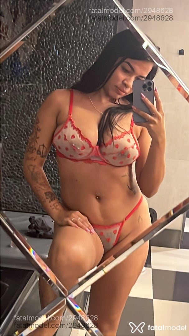 Acompanhante mulher morena (o) de olhos mel em Linhares Acompanhante mulher morena (o) de olhos mel em Linhares - Tainná