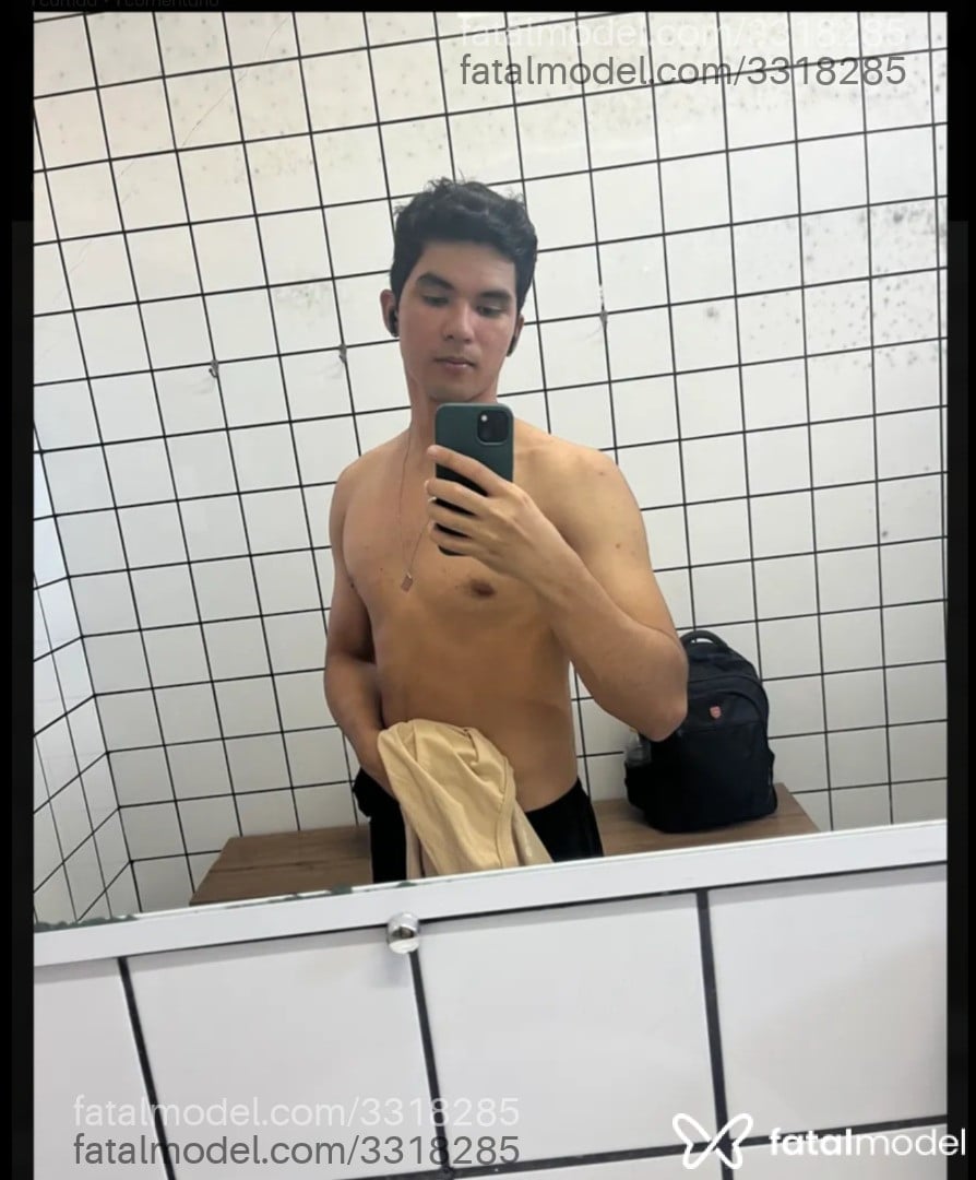 Acompanhante homem morena (o) de olhos pretos em São José dos Campos Acompanhante homem morena (o) de olhos pretos em São José dos Campos - Victor