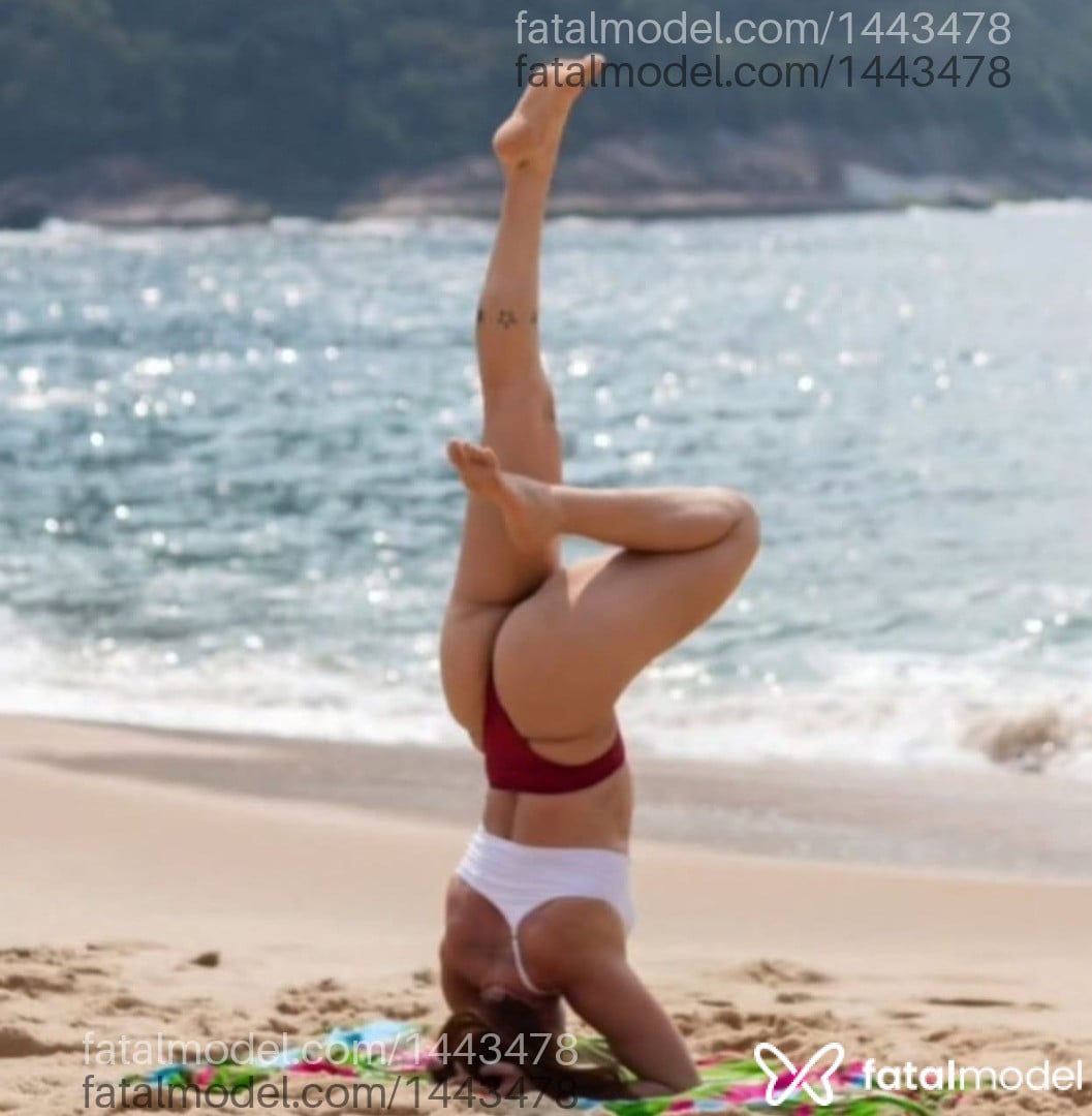 Acompanhante mulher com cabelo castanho de olhos azuis em Virtual - Branca Cavali