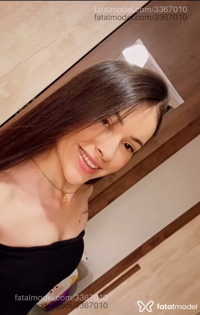 Acompanhante mulher com cabelo castanho de olhos mel - Mel Muniz