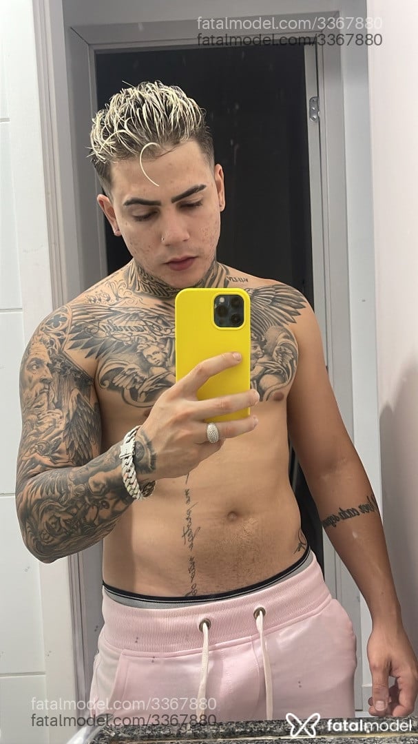 Acompanhante homem loira (o) de olhos castanhos em Cajazeiras - Breno Neto