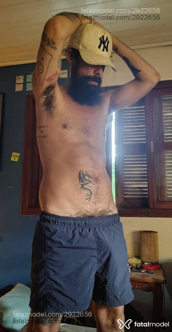 Acompanhante homem morena (o) de olhos castanhos em Virtual - Oopróprio