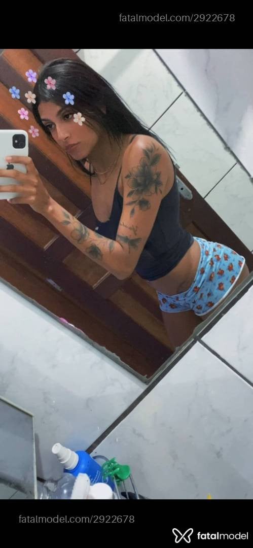 Acompanhante mulher morena (o) de olhos pretos - Suzane