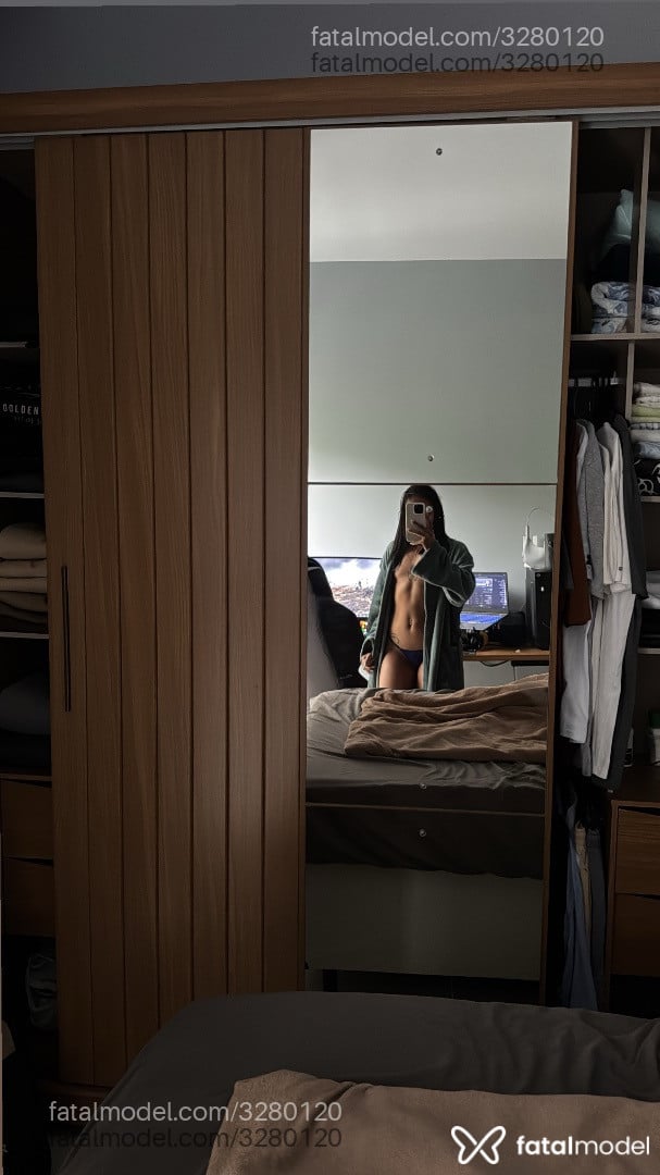 Acompanhante mulher com cabelo castanho de olhos castanhos em Joinville Acompanhante mulher com cabelo castanho de olhos castanhos em Joinville - Mellissa Santos