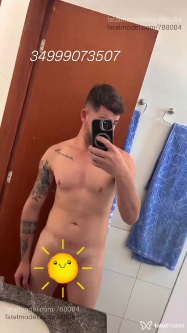 Acompanhante homem com cabelo castanho de olhos azuis em Patos de Minas Acompanhante homem com cabelo castanho de olhos azuis em Patos de Minas - Henzo