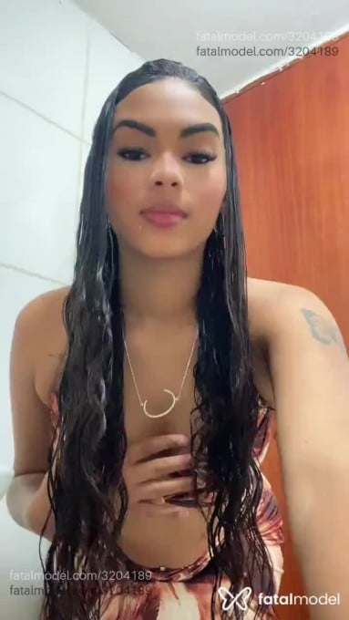 Acompanhante mulher morena (o) de olhos pretos em Macaé - Lary