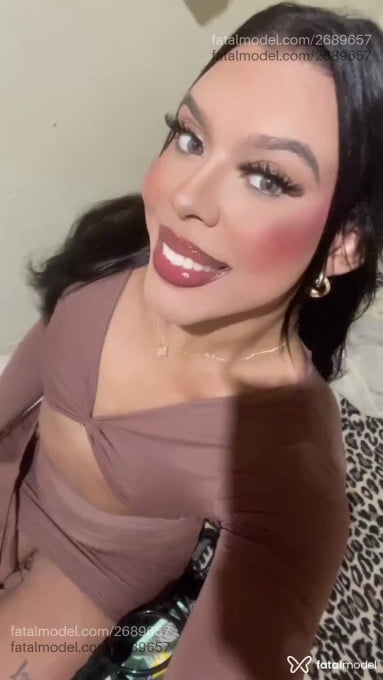 Acompanhante mulher trans morena (o) de olhos castanhos - Thaís Araújo