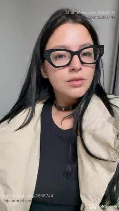 Acompanhante mulher morena (o) de olhos mel - Sasha Acompanhante mulher morena (o) de olhos mel - Sasha