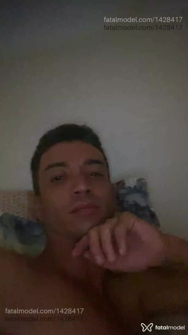 Acompanhante homem com cabelo castanho de olhos castanhos - Michel