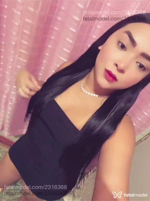 Acompanhante mulher loira (o) de olhos castanhos - Larrisa Barros