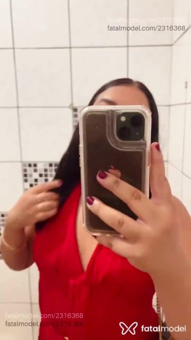 Acompanhante mulher loira (o) de olhos castanhos - Larrisa Barros