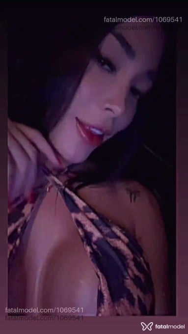 Acompanhante travesti morena (o) de olhos verdes em Votuporanga Acompanhante travesti morena (o) de olhos verdes em Votuporanga - Thallesa Rios