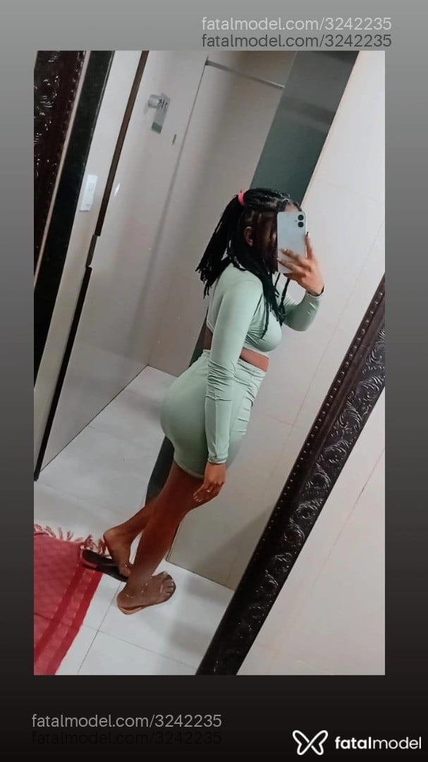 Acompanhante mulher morena (o) de olhos pretos em Volta Redonda - Vitorinha