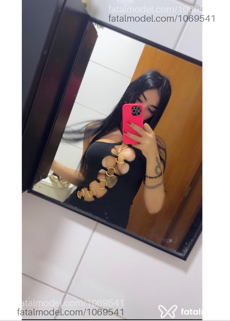 Acompanhante travesti morena (o) de olhos verdes em Votuporanga Acompanhante travesti morena (o) de olhos verdes em Votuporanga - Thallesa Rios