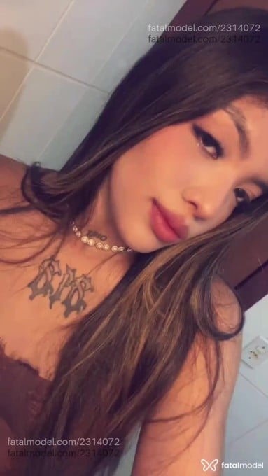 Acompanhante mulher com cabelo castanho de olhos pretos em Palmas Acompanhante mulher com cabelo castanho de olhos pretos em Palmas - Isabelly