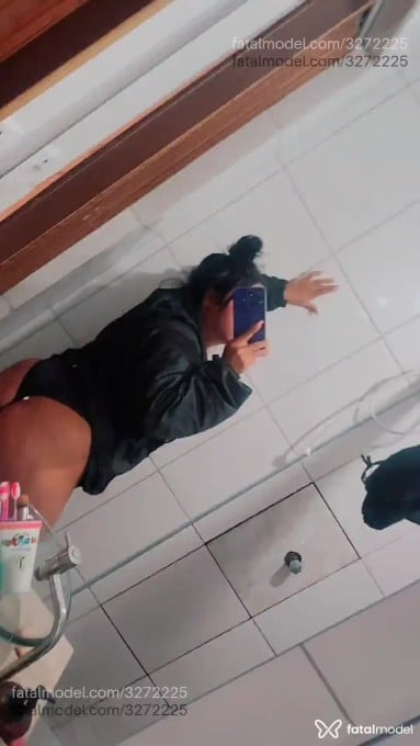 Acompanhante mulher morena (o) de olhos cinza em Osasco Acompanhante mulher morena (o) de olhos cinza em Osasco - Lorena