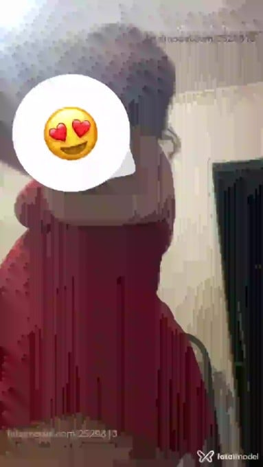 Acompanhante mulher com cabelo castanho de olhos castanhos - Any Acompanhante mulher com cabelo castanho de olhos castanhos - Any