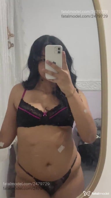 Acompanhante mulher com cabelo castanho de olhos castanhos - Giulia