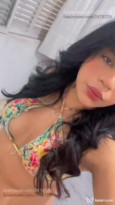 Acompanhante mulher com cabelo castanho de olhos castanhos - Giulia