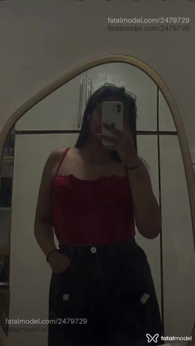 Acompanhante mulher com cabelo castanho de olhos castanhos em Osasco Acompanhante mulher com cabelo castanho de olhos castanhos em Osasco - Giulia