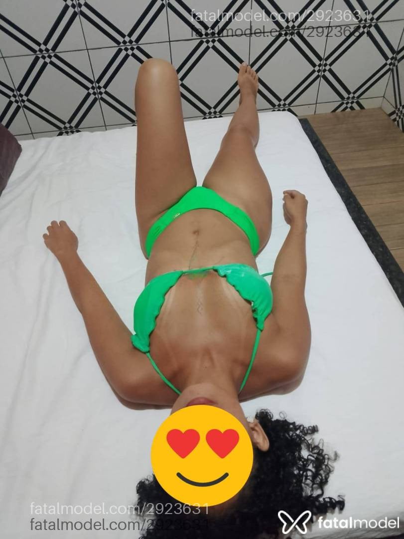 Acompanhante mulher com cabelo castanho de olhos castanhos - Erica Silva