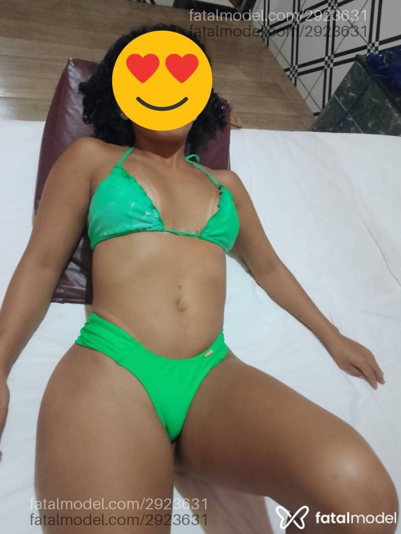 Acompanhante mulher com cabelo castanho de olhos castanhos - Erica Silva