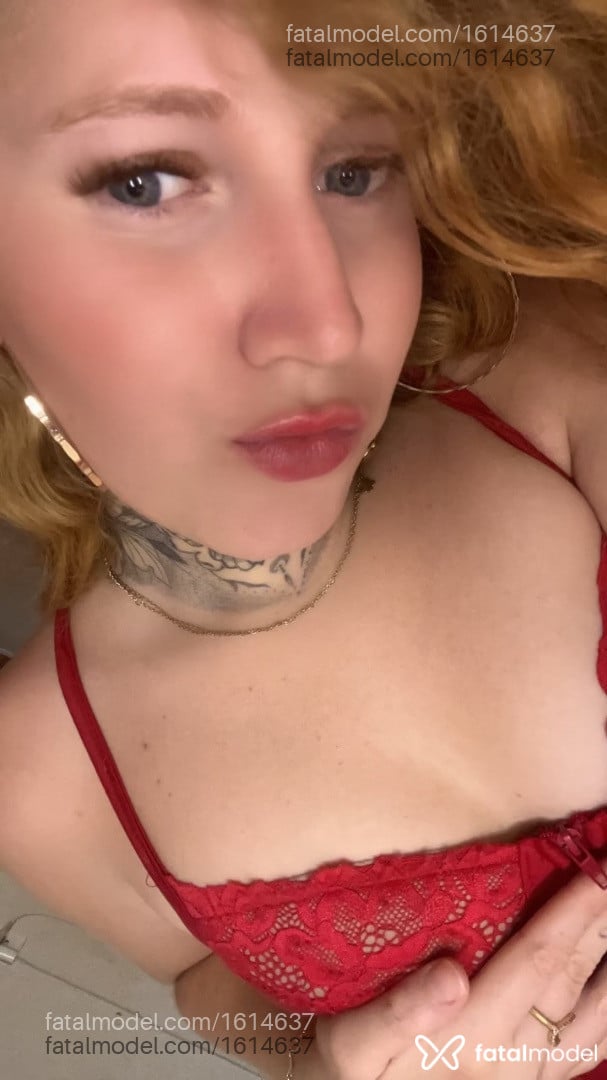 Acompanhante travesti ruiva (o) de olhos azuis em Sinop - Bruna