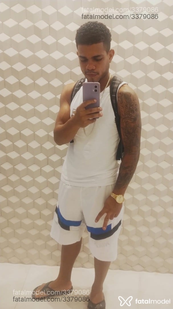 Acompanhante homem com cabelo castanho de olhos pretos em Recife - Dickgostoso