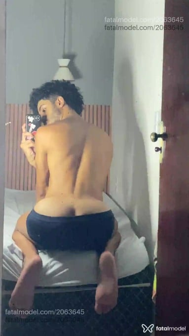 Acompanhante homem morena (o) de olhos pretos em Virtual - Estevan