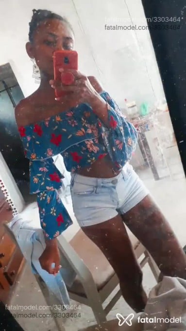 Acompanhante mulher com cabelo castanho de olhos castanhos - Yasmin Acompanhante mulher com cabelo castanho de olhos castanhos - Yasmin