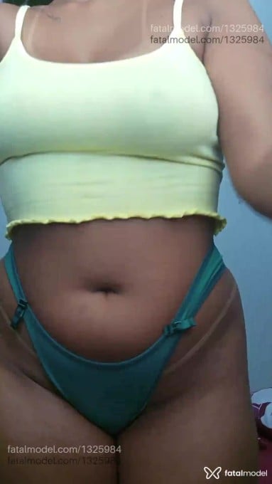 Acompanhante mulher morena (o) de olhos pretos em Gurupi - Dhenifer