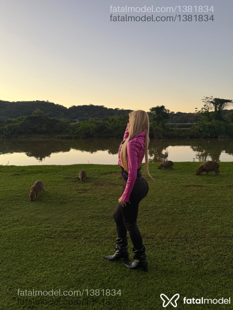 Acompanhante mulher loira (o) de olhos verdes em Ponta Grossa - Marina