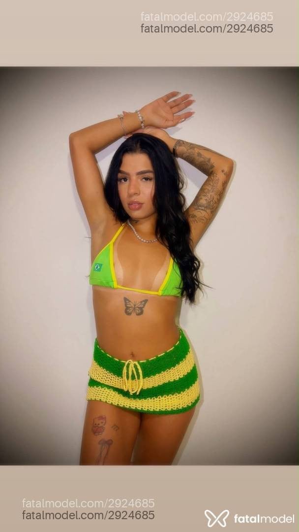 Acompanhante mulher morena (o) de olhos castanhos - Scarlett