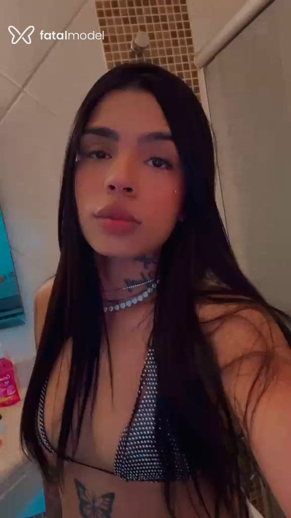 Acompanhante mulher morena (o) de olhos castanhos - Scarlett