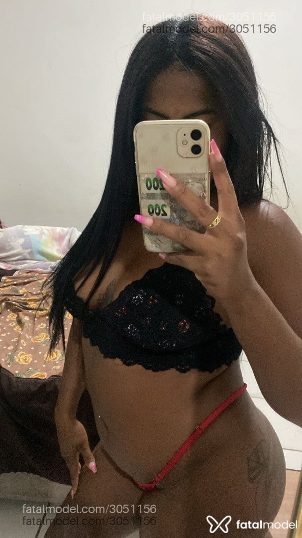 Acompanhante mulher morena (o) de olhos pretos - Bruna Alves