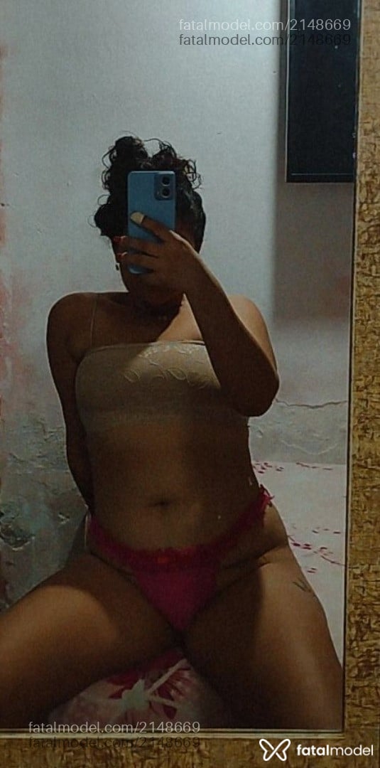 Acompanhante mulher morena (o) de olhos castanhos em Virtual - Caroline