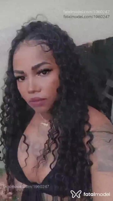 Acompanhante mulher morena (o) de olhos castanhos - Marybumbum