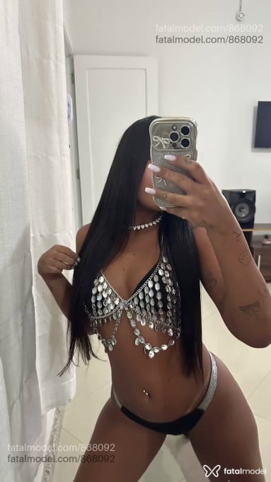 Acompanhante mulher morena (o) de olhos castanhos em Três Corações - Beatriz maya