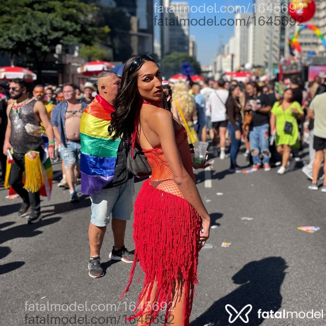 Acompanhante mulher trans morena (o) de olhos castanhos em Passa Quatro Acompanhante mulher trans morena (o) de olhos castanhos em Passa Quatro - Renathinha