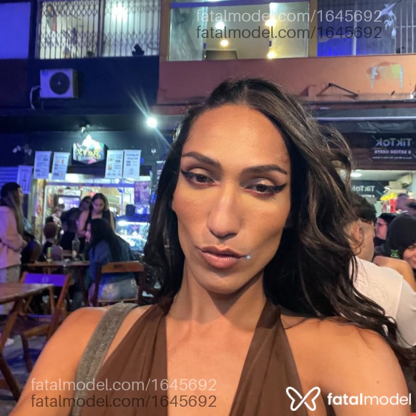Acompanhante mulher trans morena (o) de olhos castanhos em Passa Quatro - Renathinha
