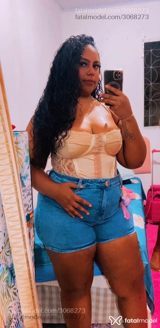 Acompanhante mulher morena (o) de olhos pretos em Virtual Acompanhante mulher morena (o) de olhos pretos em Virtual - Kimberly