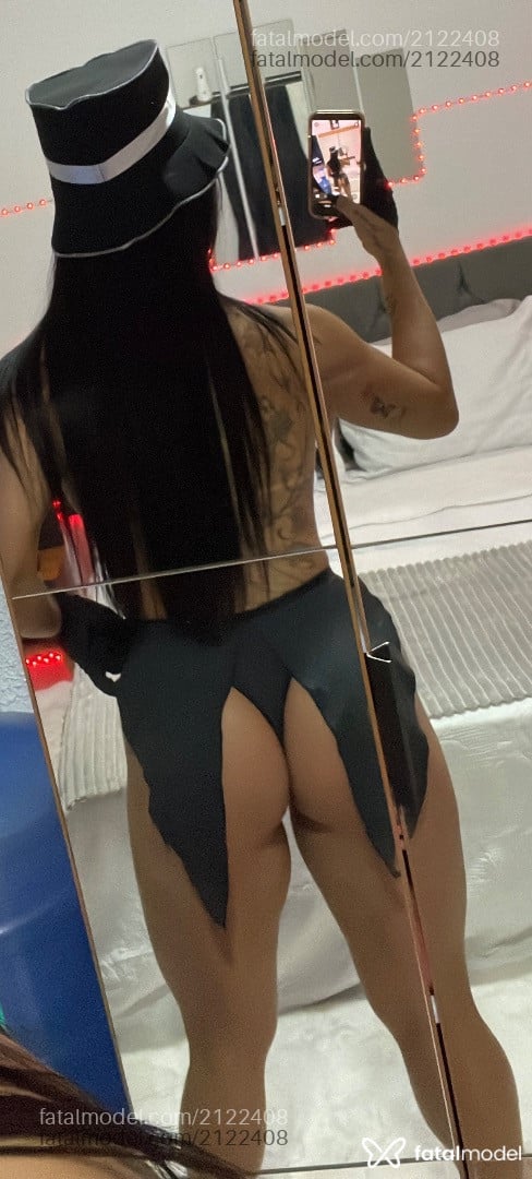 Acompanhante mulher com cabelo castanho de olhos verdes em Vila Velha Acompanhante mulher com cabelo castanho de olhos verdes em Vila Velha - Camila Ferrari